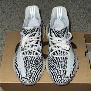 Adidas Yeezy 350 V2 ‘Zebra’